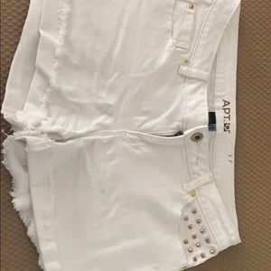 Size 6 white shorts